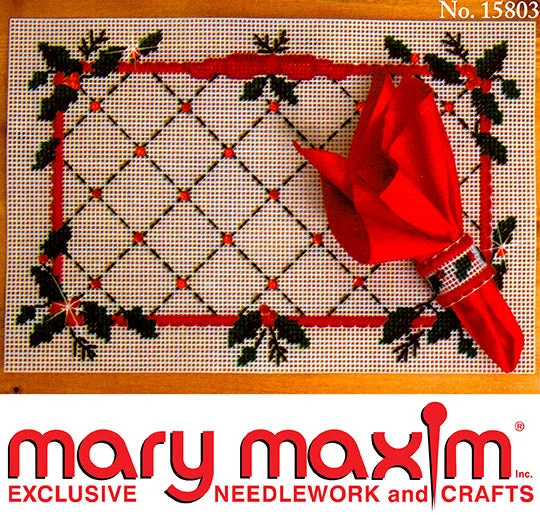 ---Holly Placemat and Napkin Rings Pattern